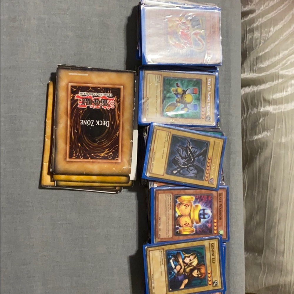 Yu-Gi-Oh Playing cards - Picture 2 of 4